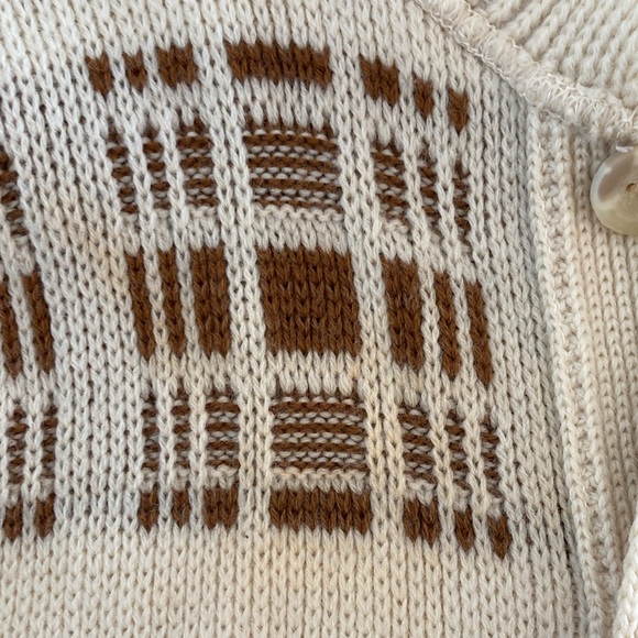 Vintage cream curling sweater - as is - Picture 7 of 10